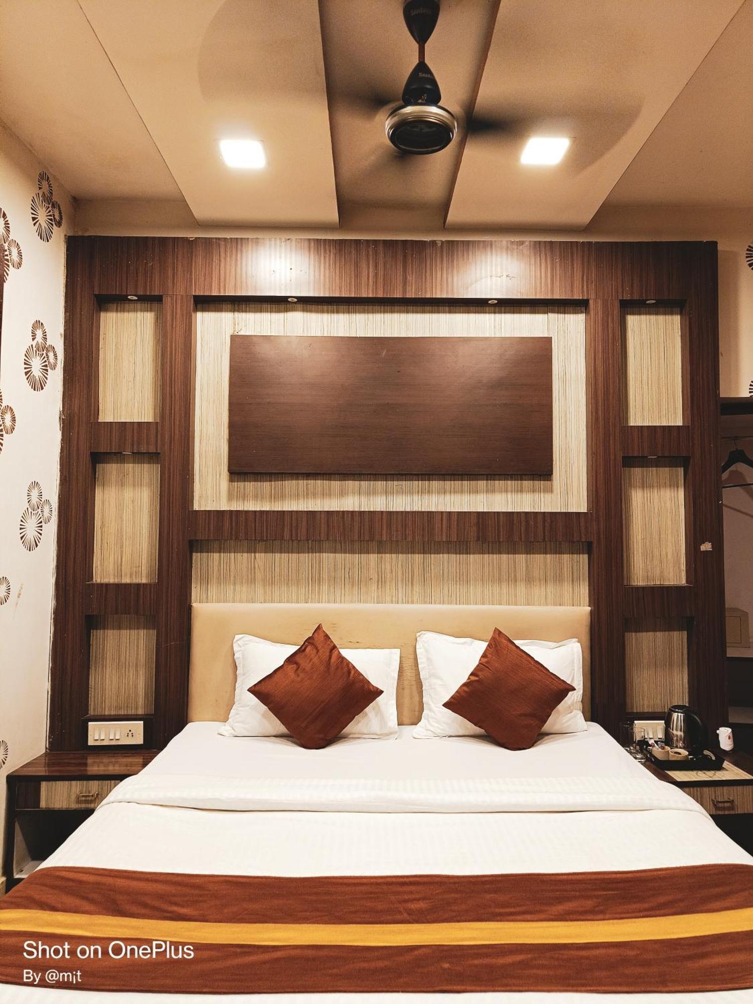 Hotel Diamond Suites Calcutta  Esterno foto